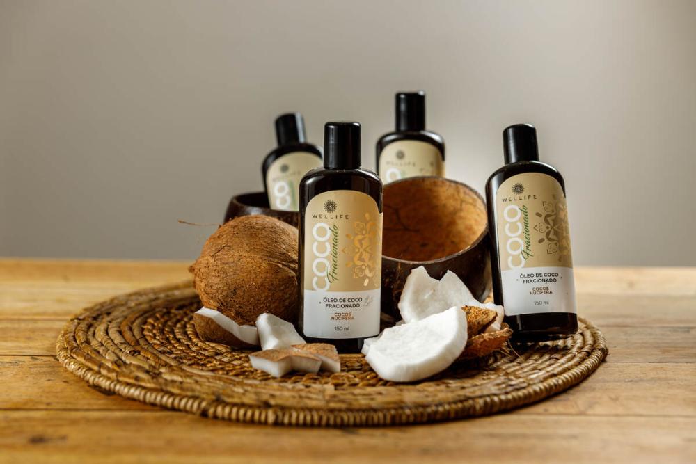 Óleo de coco no cabelo: para que serve, como usar e benefícios
