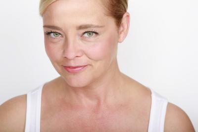 Acne da mulher adulta e menopausa: rotinas e soluções naturais